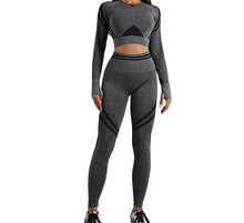 Load image into Gallery viewer, Women’s seamless scrunchy booty leggings outfit
